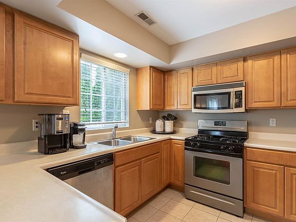 5th image of 120 Debie Ln