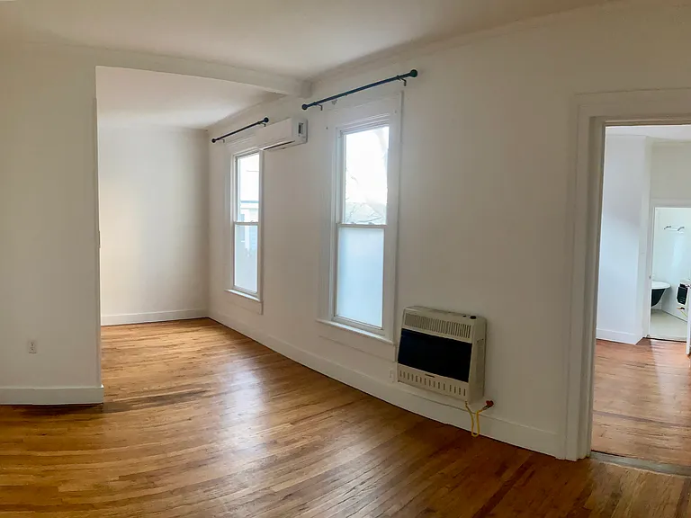 210 Allen St #1 — Photo 15