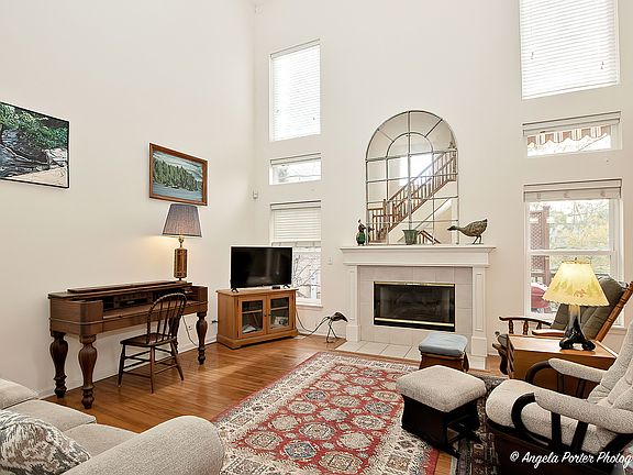 4th image of 1431 White Oak Ln