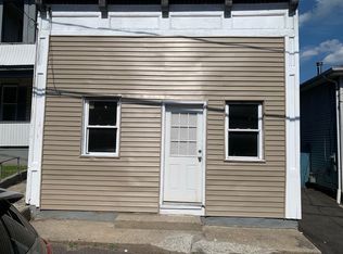 36 Beacon St #1F, Waterbury, CT 06704