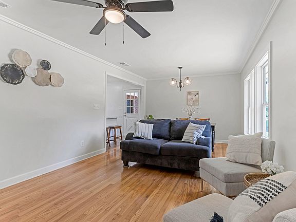 5th image of 230 Foxhall Rd