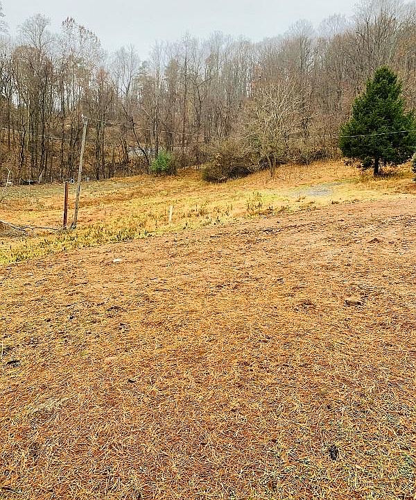 2nd image of 2188 Nemmo Rd