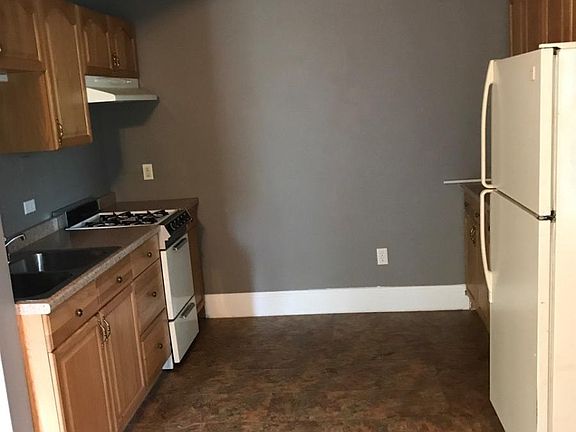 2nd image of 1556 Newton St #2