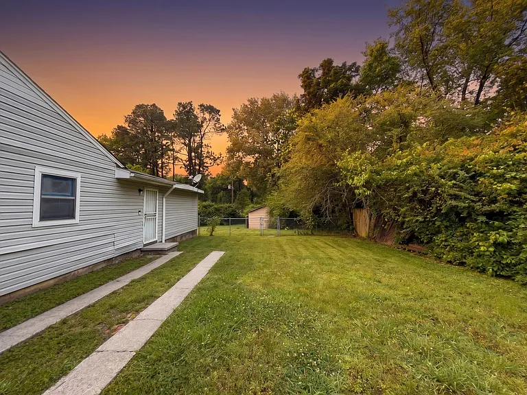 854 Carrolton Ave — Photo 12