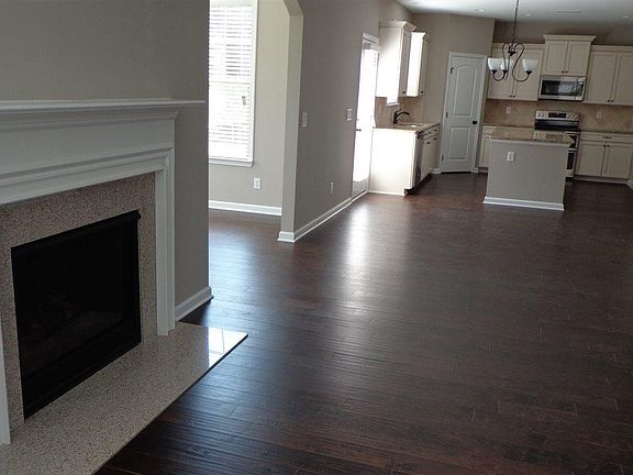 4th image of 15204 Lakeside Trl SW