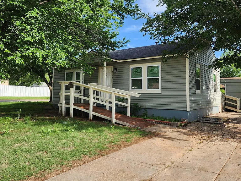 1622 Lucas Ave — Photo 17