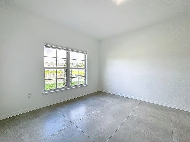 1748 Barton Towne Cir — Photo 42