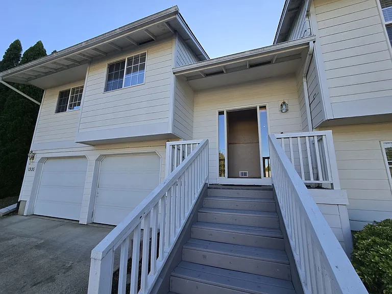 1335 NW Vallejo Dr — Photo 26