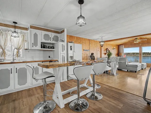 666 Blue Heron Dr, Sandy Beach, AB T0E 1V6