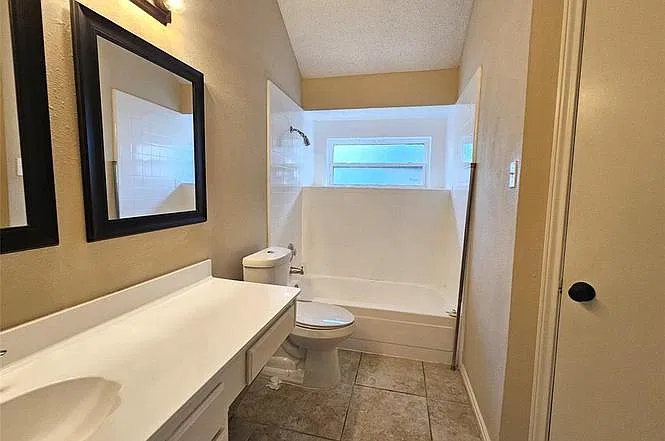 2705 Francisco Dr — Photo 8