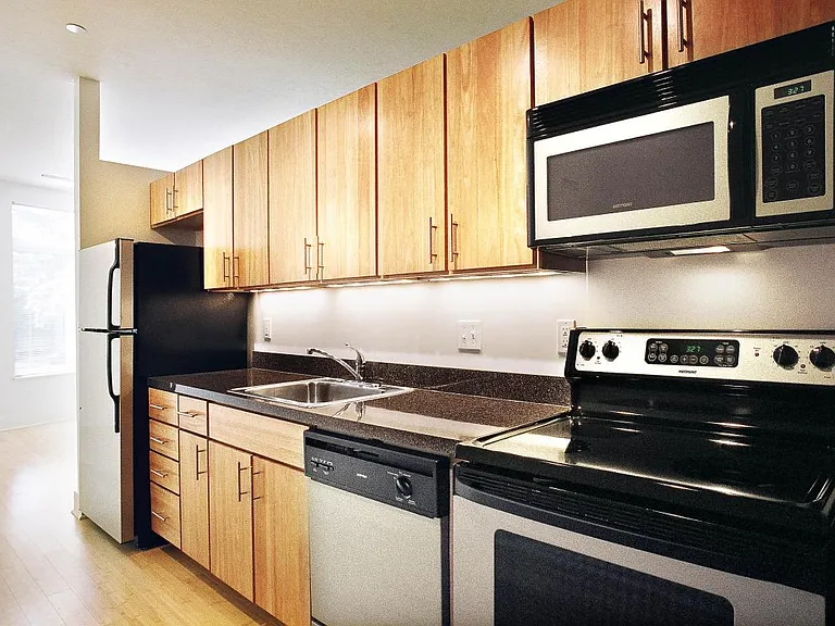 521 Shady Ave #14 — Photo 2