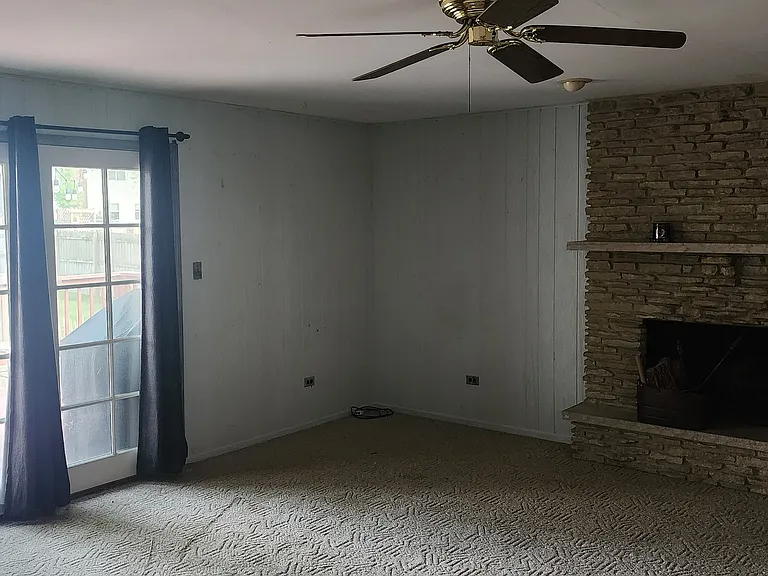 1022 Country Dr — Photo 9