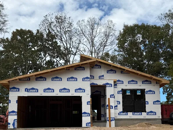 151 Arlington Dr, Hot Springs, AR 71913