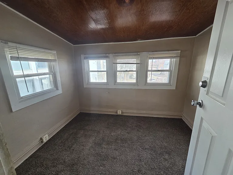 414 Perrin St #2 — Photo 7