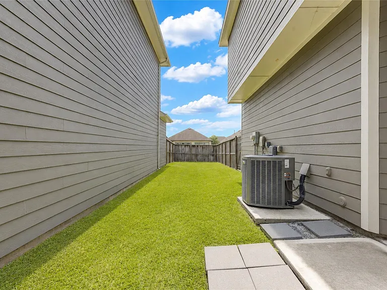 6011 Dark Kite Trl — Photo 27
