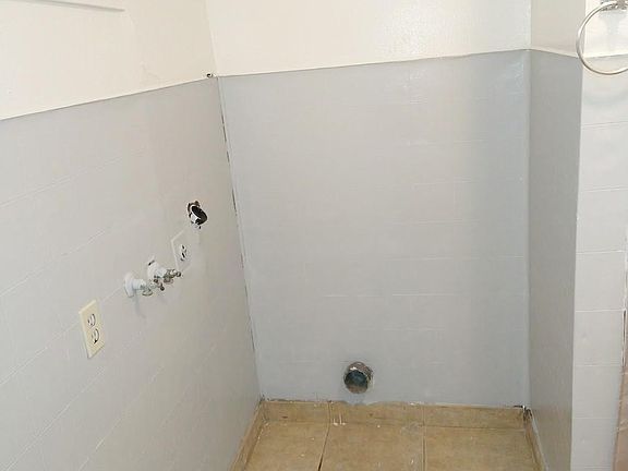 3rd image of 834 West St #B