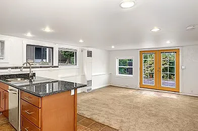 639 W Emerson St #C — Photo 5