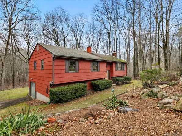 289 Laurelbrook Drive, Guilford, CT 06437