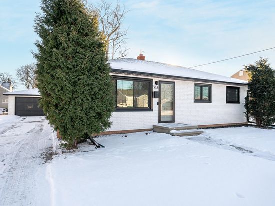 913 Jefferson St, Menasha, WI 54952