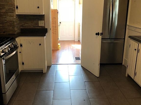 4th image of 88 Hudson St