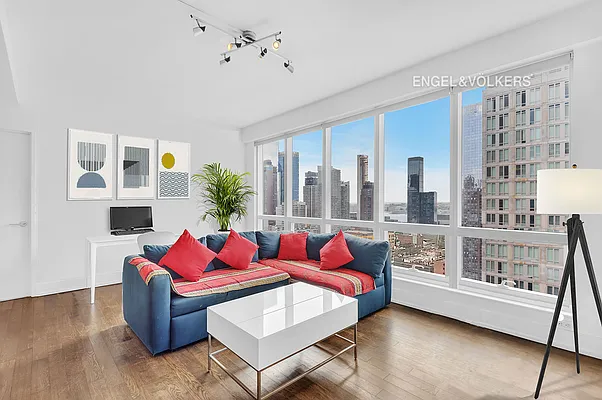 Rented by Engel & Völkers New York City | media 1