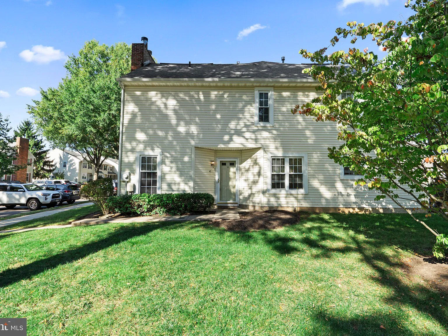 3 bed, 2.5 bath, 1480 sqft, $3,000 — Photo 2