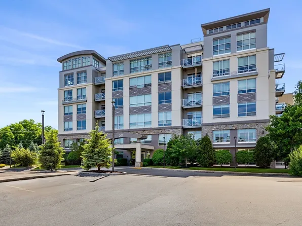 201 Elliott St #211, Beverly, MA 01915