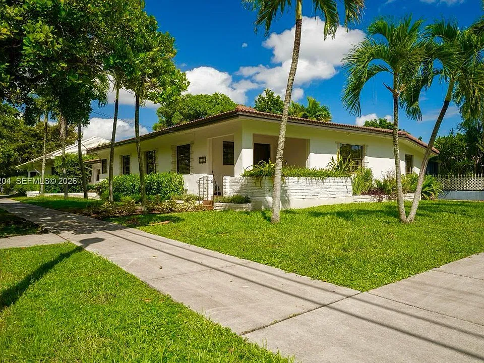 2121 SW 13th Ave #STUDIO