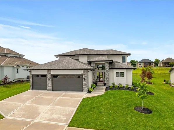 1120 Hillswick Ln, Raymore, MO 64083