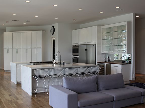 3rd image of 6629 Sahalee Dr