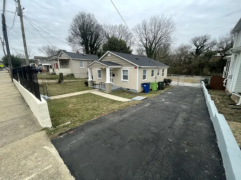 602 Bragg St — Photo 1