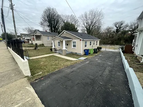 602 Bragg St Photo 1