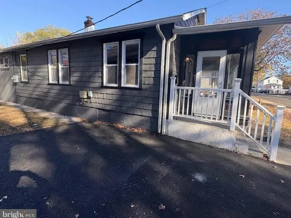 17 Center St, New Castle, DE 19720