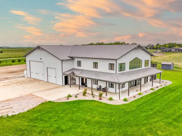 38920 274th St, Corsica, SD 57328