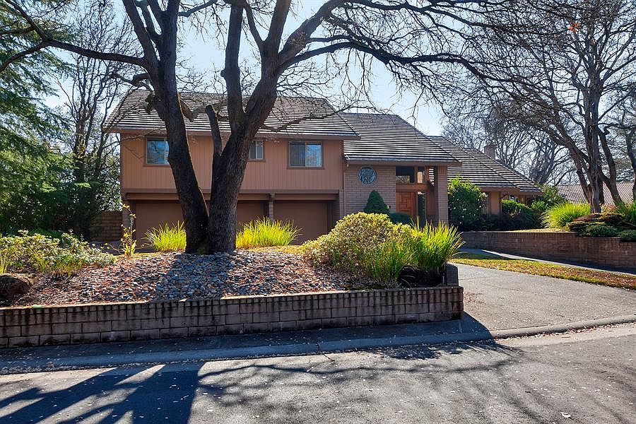 2nd image of 9836 Oakplace W