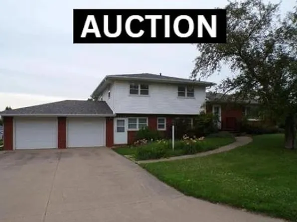 620 Grant St, Platteville, WI 53818