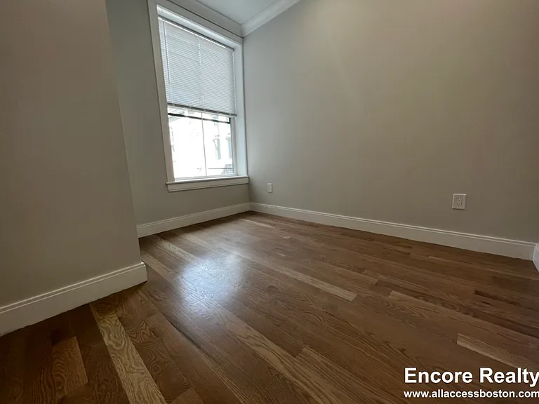 42 Englewood Ave #3 — Photo 11
