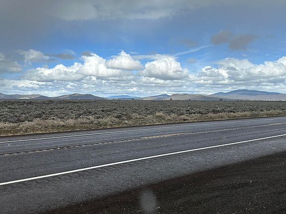 4th image of Nka 10acre Hwy #97