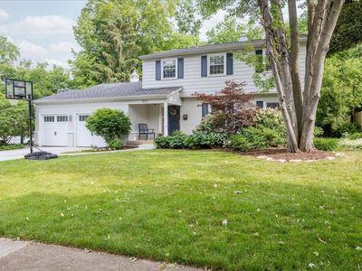 2717 Maplewood Dr SE, East Grand Rapids, MI, 49506