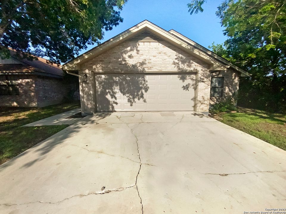 1st image of 1718 NORTHCREST DR