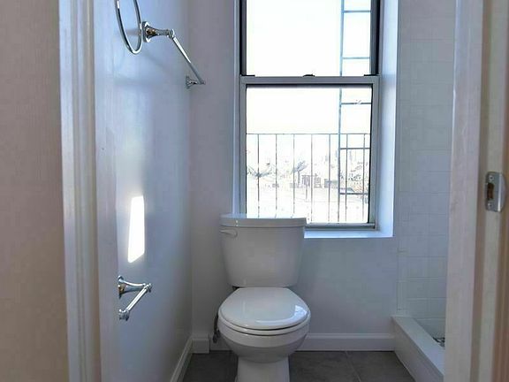4th image of 91 E 3rd St APT 31