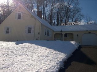 22 Robindale Dr, Berlin, CT 06037