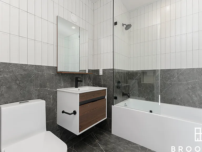 986 Rogers Ave #3C — Photo 4