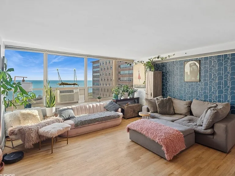 3950 N Lakeshore Dr #2015 — Photo 4