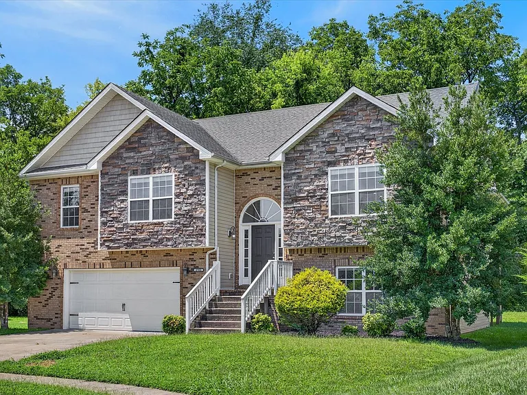 3702 Windmill Ct — Photo 2