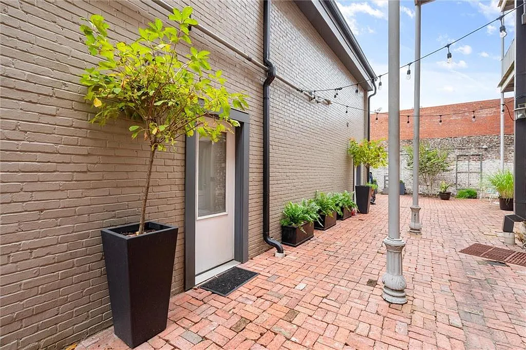 Building Photo - 412 Dauphin St #THB