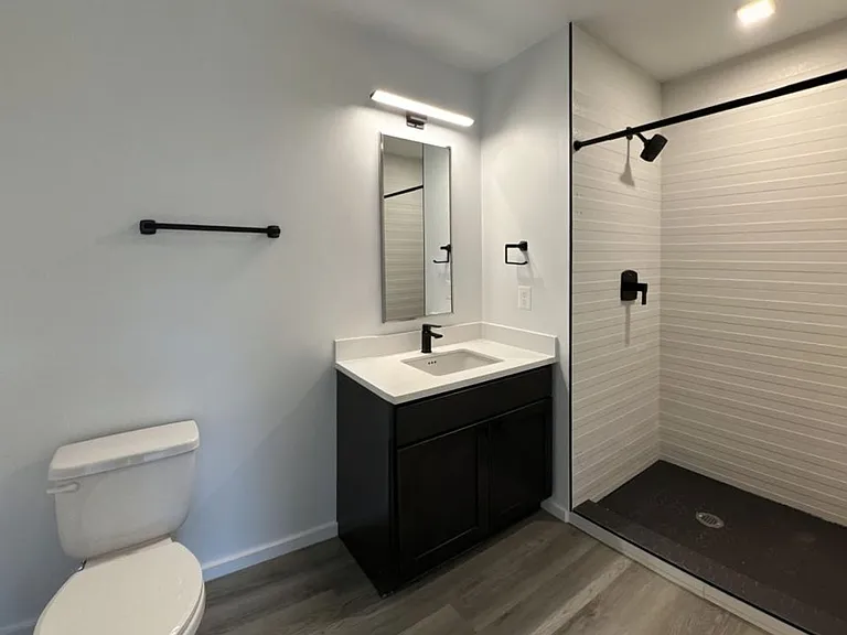 725 W Pratt St. — Photo 94