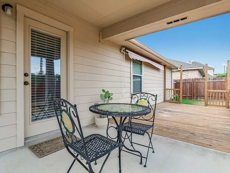 1261 Rainbow Parke Dr — Photo 17