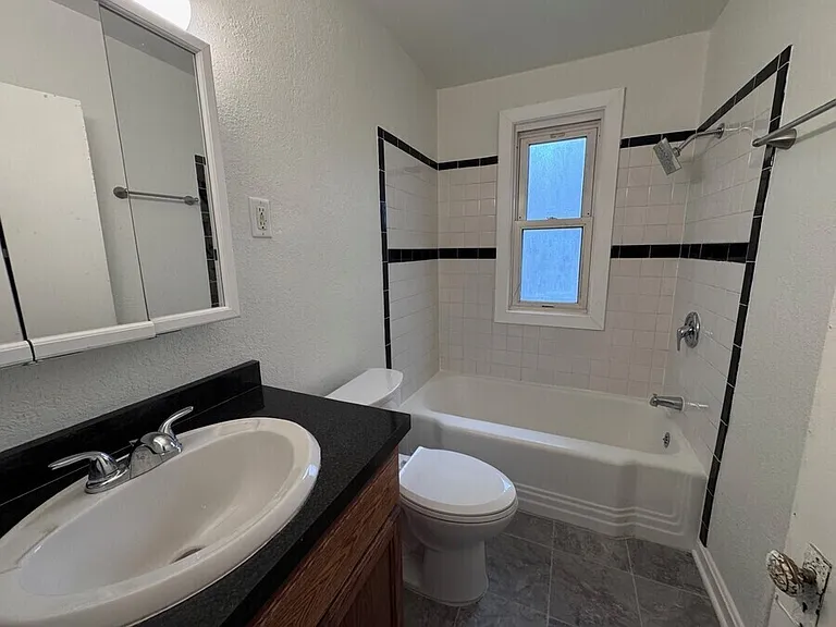 1414 E 1st St #1E — Photo 11