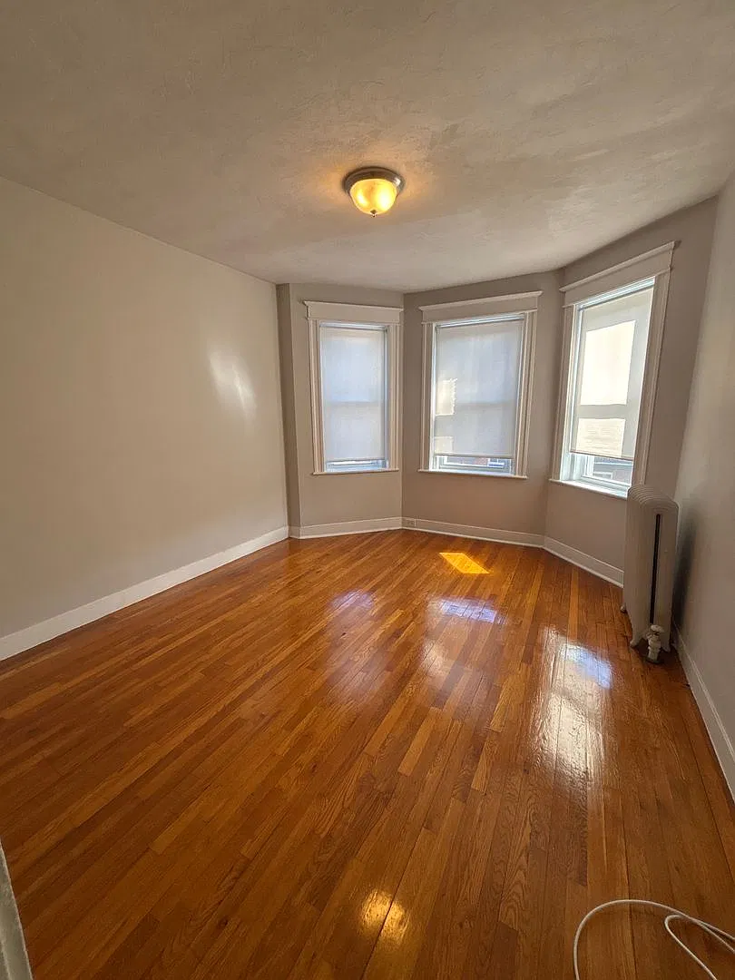 Bright 1-Bedroom In Brighton | Modern Kitchen + Heat & Hot Water Included — Photo 1